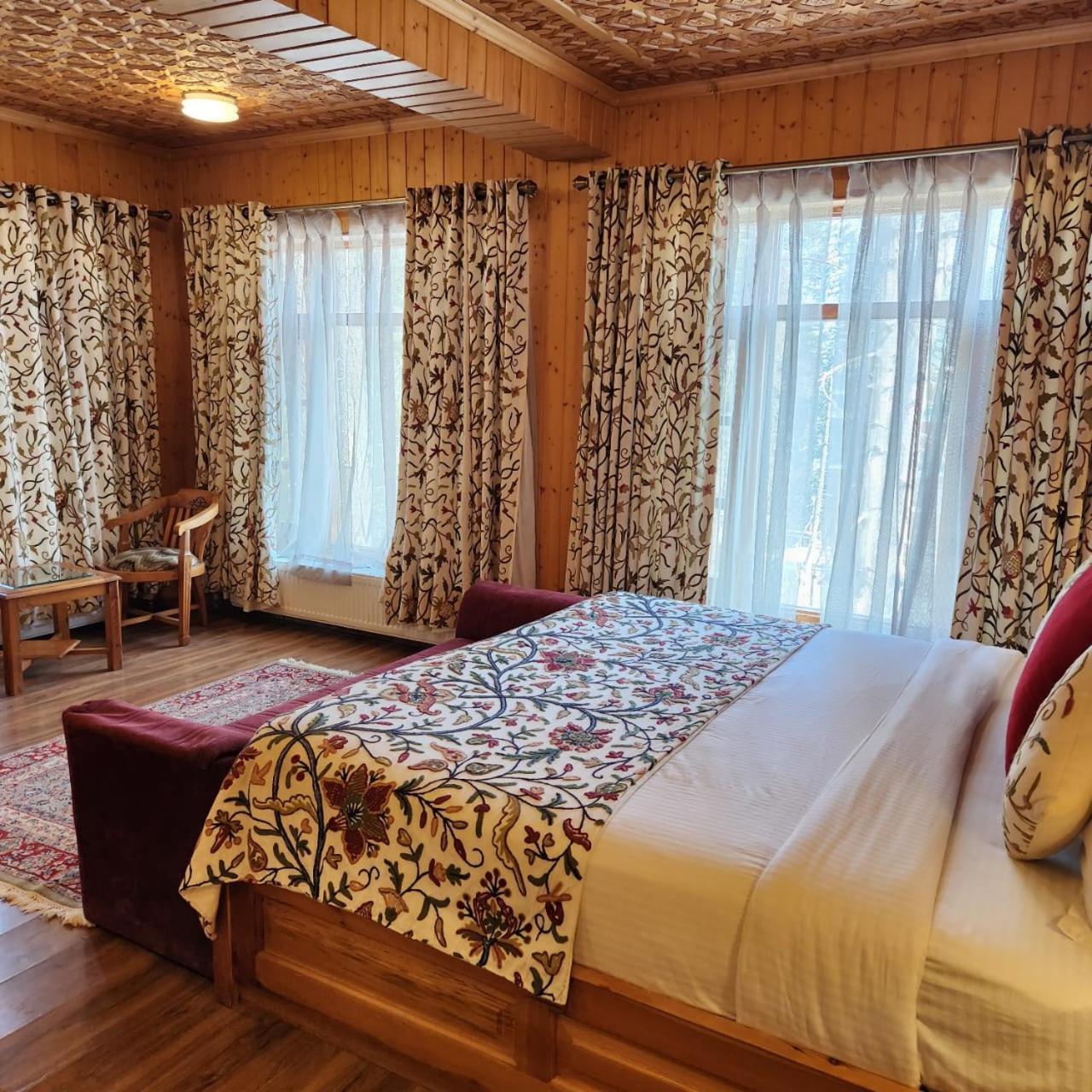Shaw Inn By Stay Pattern Gulmarg Eksteriør billede