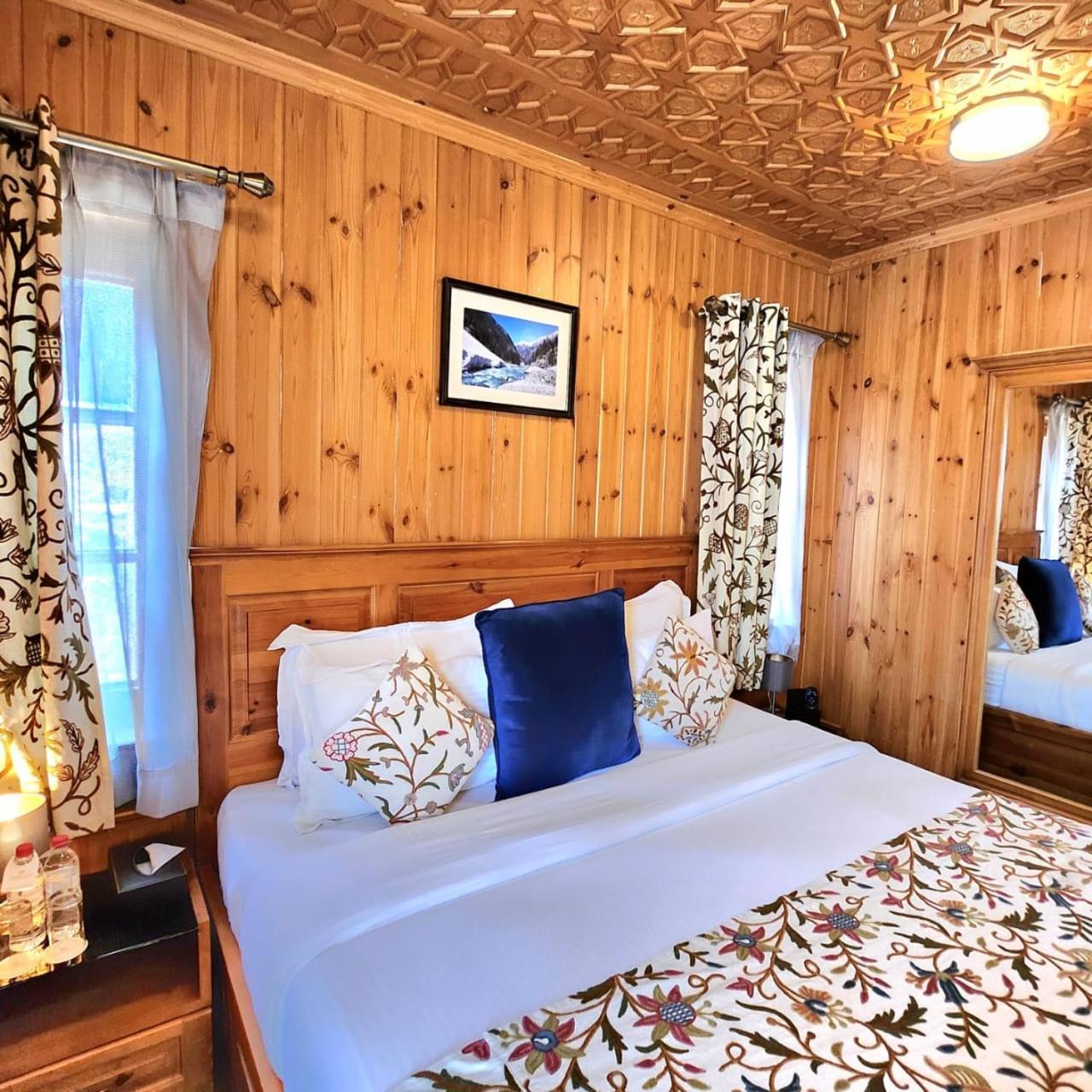 Shaw Inn By Stay Pattern Gulmarg Eksteriør billede